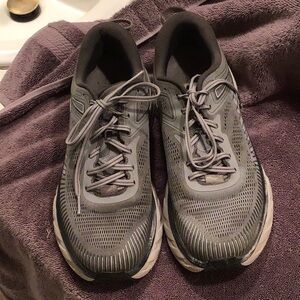 Hoka One One Men's Gray Bondi 7 10.5/D used conditions
